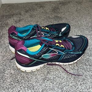 Brooks Purple and Blue Athletic Shoes with Breathable Mesh
